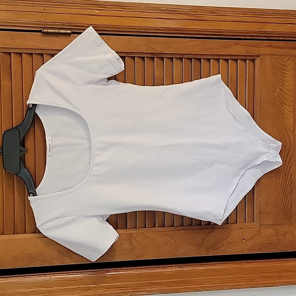 MANGDIUP White bodysuit NWOT